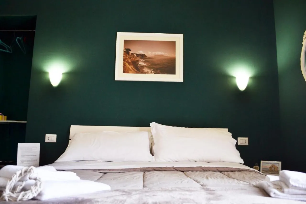 Bed and Breakfast Il Viaggio Di Dante Historical Center Nápoles 0*,