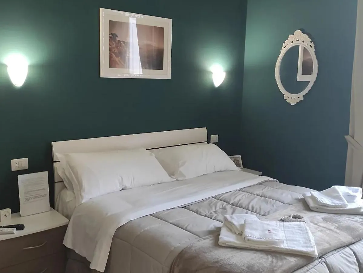 Bed and Breakfast Il Viaggio Di Dante Historical Center Nápoles 0*,